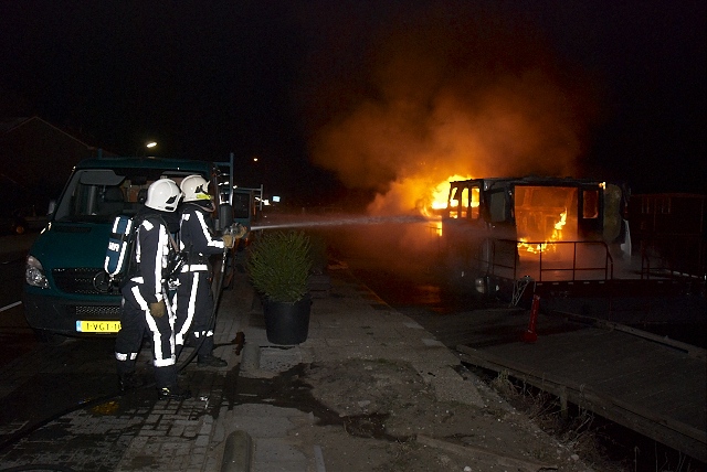 2010/76/20100324 005 Scheepsbrand Nieuwemeerdijk.jpg